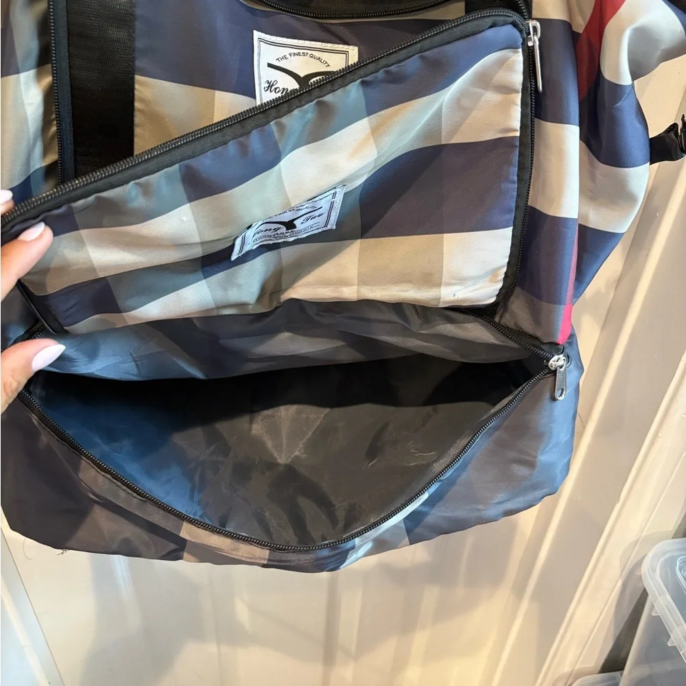 Hongtuo‎ SupplyStylish Red and Gray Duffel Bag with Geometric Design